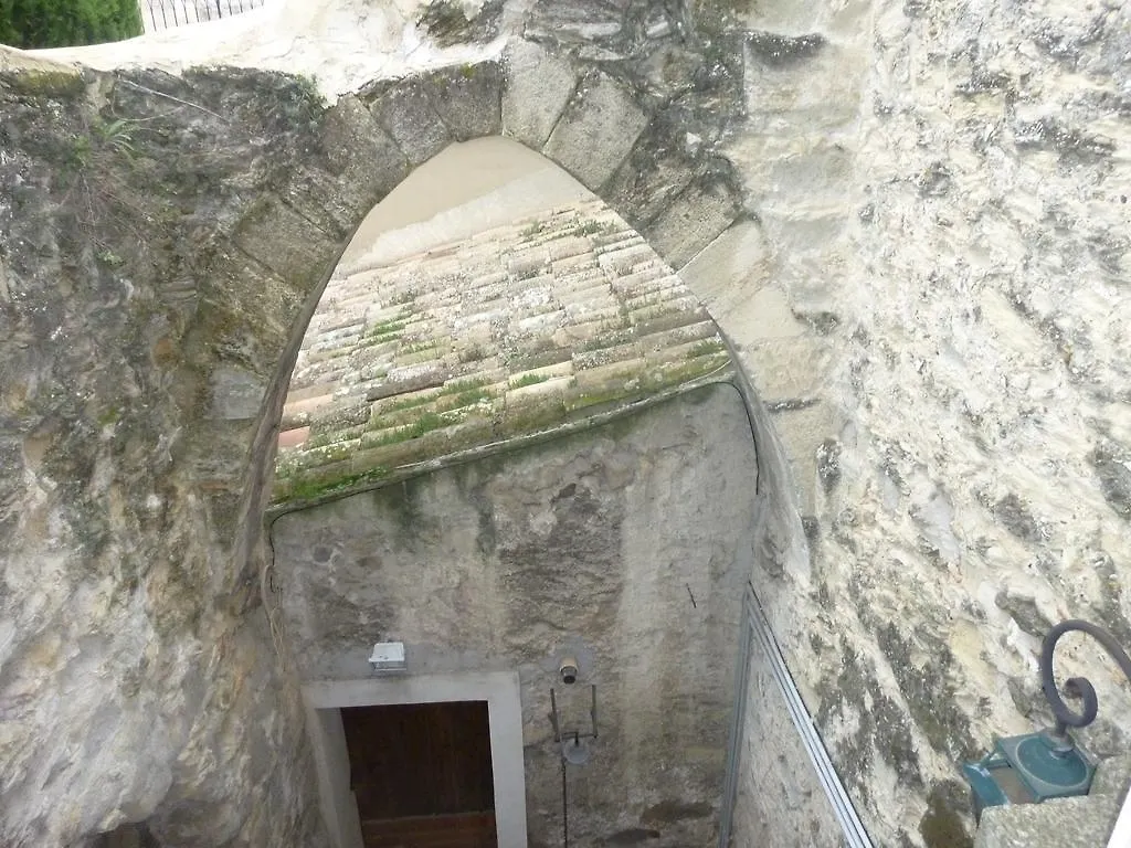 **  לינה וארוחת בוקר Villeneuve-lès-Avignon Le Cloitre Du Couvent צרפת